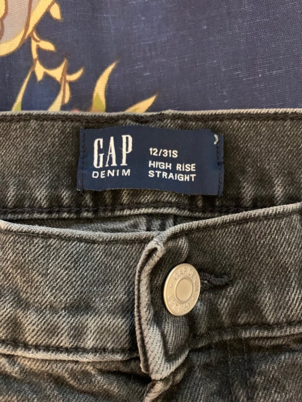 Gap High Rise Straight Jeans with Washwell - Picture 3 of 3